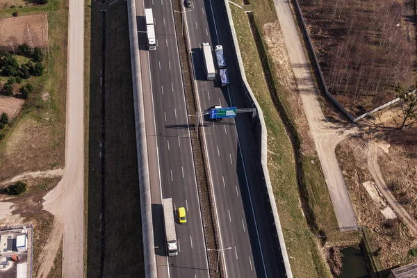 Widok z lotu ptaka autostrady w Polsce — Zdjęcie stockowe