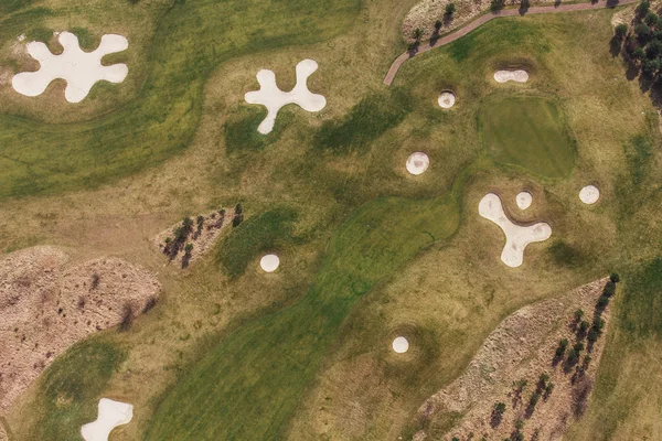 Vista aérea sobre campo de golfe — Fotografia de Stock