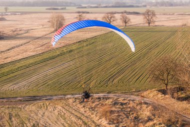 hasat alan üzerinde uçan'de havadan görünümü