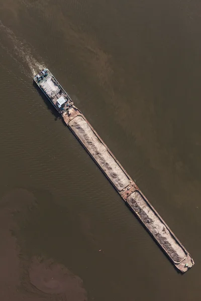 Vista aérea de una barcaza fluvial —  Fotos de Stock