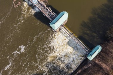 Oder Nehri üzerinde Bent kapısı'nın görünümü