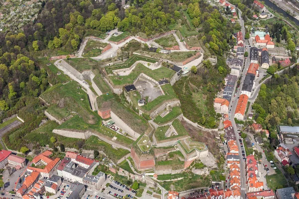 Klodzko 市の歴史的な要塞の航空写真 — ストック写真