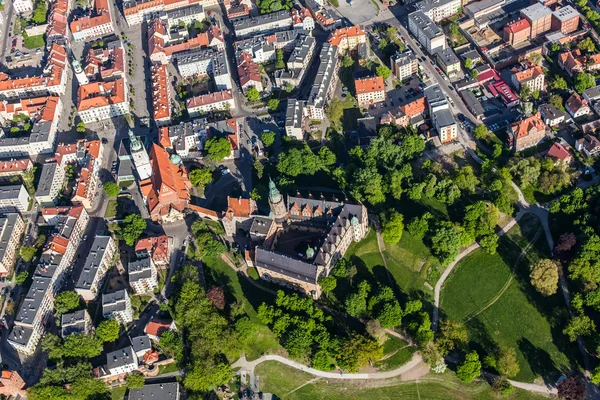 Vue aérienne de la ville d'Olesnica — Photo