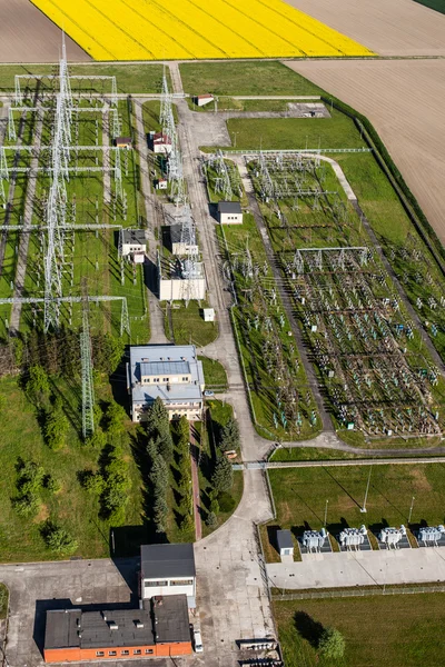 Elektrická Rozvodna představovat dráty — Stock fotografie