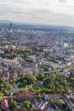wroclaw şehir banliyölerinde havadan görünümü