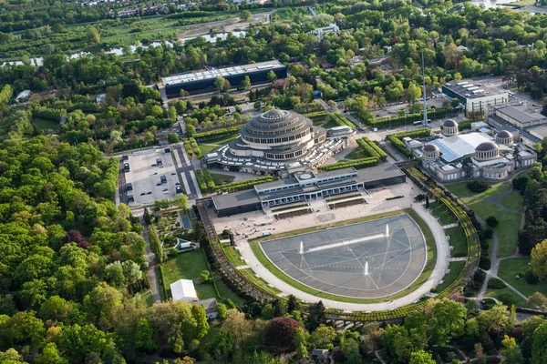 wroclaw şehir banliyölerinde havadan görünümü 