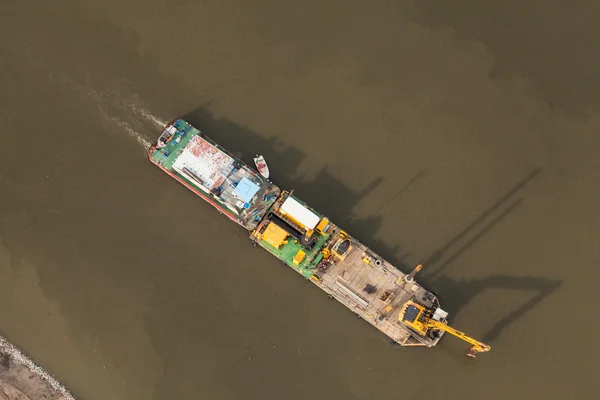 Luftaufnahme eines Binnenschiffes — Stockfoto