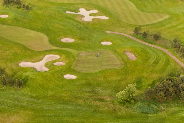 Vista aérea sobre campo de golfe — Fotografia de Stock