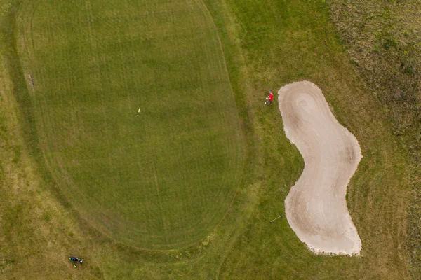 Vista aérea sobre campo de golfe — Fotografia de Stock