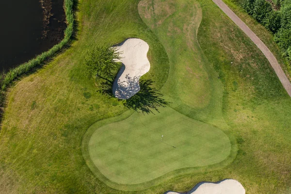 Vista aérea sobre el campo de golf en Polonia — Foto de Stock