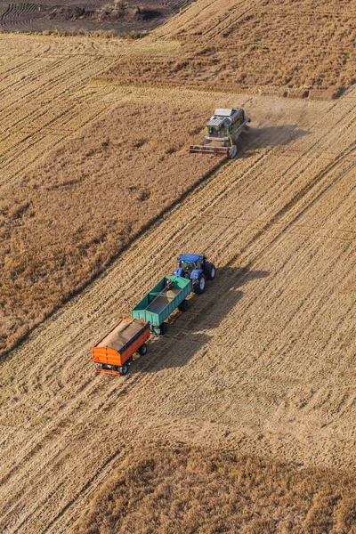 Wroclaw, Poland - July 22, 2015: aerial view of the combine on h — Stock Photo, Image