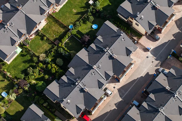 Vista aérea de los suburbios de la ciudad de wroclaw — Foto de Stock