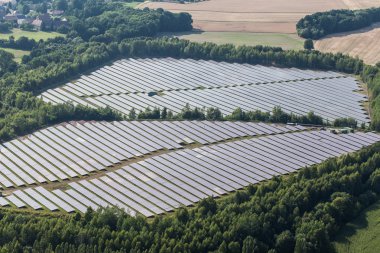 Güneş enerjisi Santrali havadan görünümü