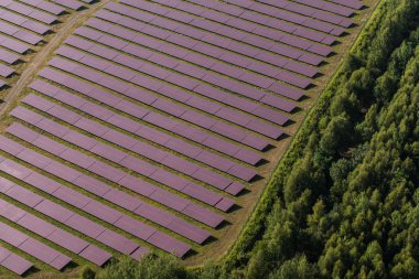 Güneş enerjisi Santrali havadan görünümü