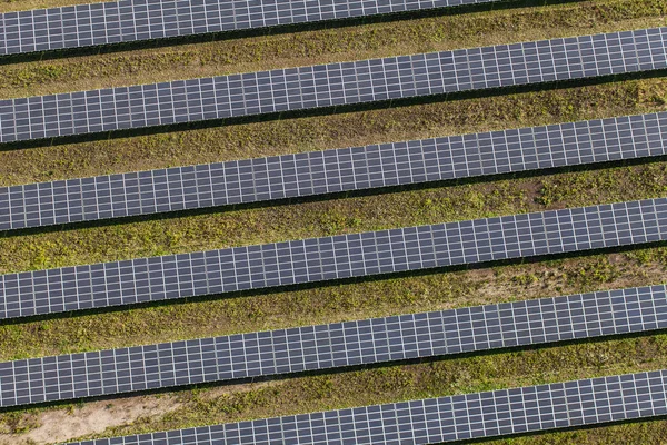 A légi felvétel a naperőmű — Stock Fotó
