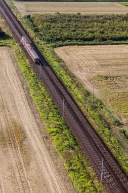 tren ve demiryolu parça havadan görünümü 