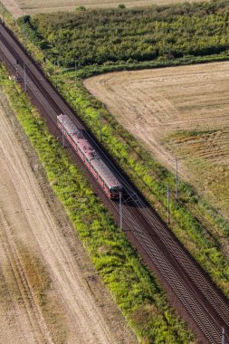 tren ve demiryolu parça havadan görünümü 