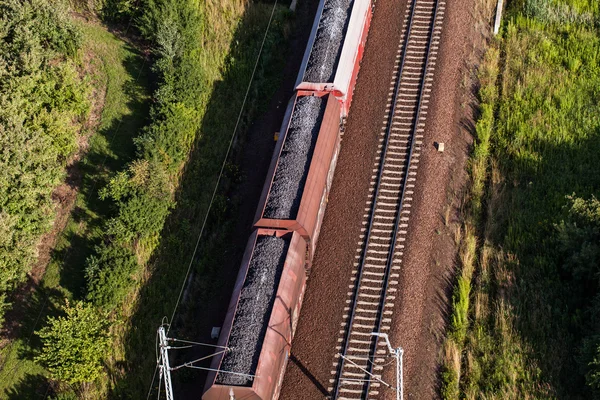 Vue aérienne du train et de la voie ferrée — Photo
