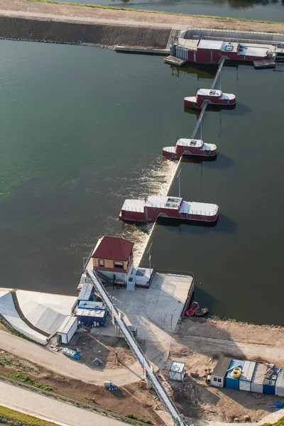 Luchtfoto van de Odra rivier in Wroclaw stad — Stockfoto