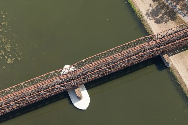 Puente metálico ferroviario — Foto de Stock