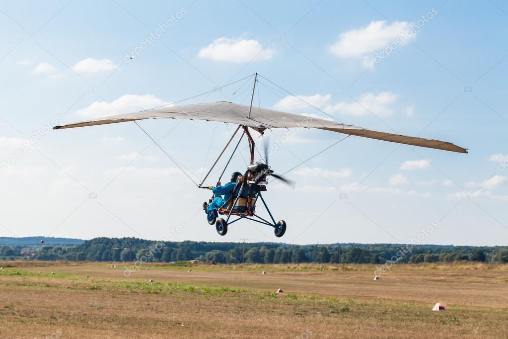 The motorized hang glider