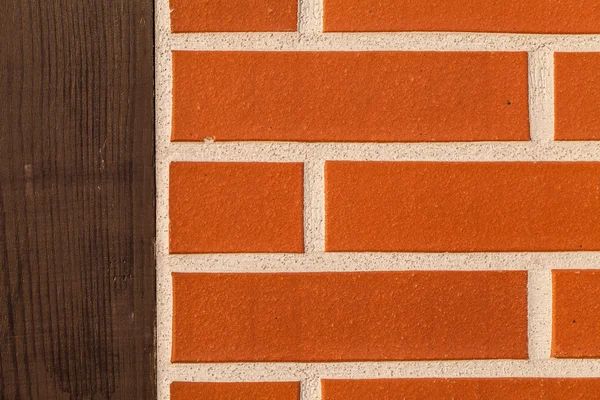 Gerenoveerde rode bakstenen muur — Stockfoto
