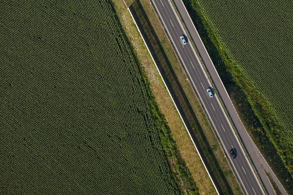 Vista aérea de la autopista en verano — Foto de Stock