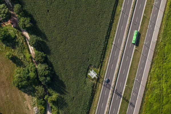 여름 시간에 고속도로의 항공 보기 — 스톡 사진