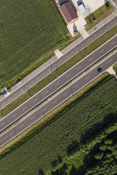 夏の時間で高速道路の空撮 — ストック写真