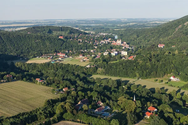Veduta aerea della città di Bardo vicino alla città di Klodzko — Foto Stock