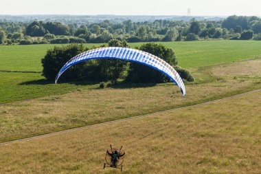 tarlalara uçan'de havadan görünümü
