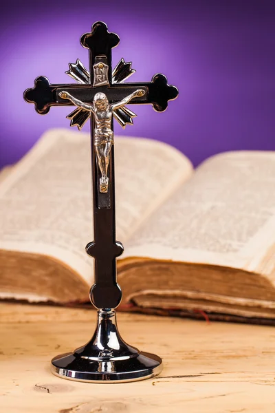 Crucifix composition and bible — Stock Photo, Image