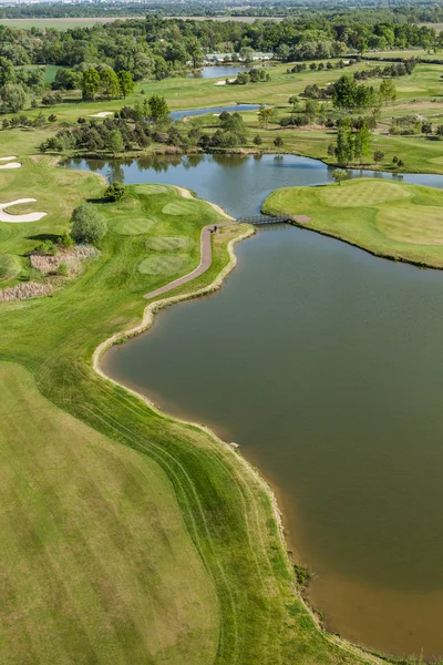 Vista aérea sobre campo de golf — Foto de Stock