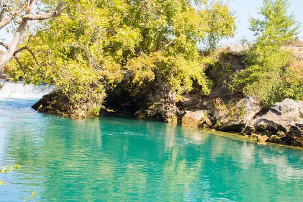 Türkiye 'de Manavgat Şelalesi. Çok popüler bir turizm merkezi..