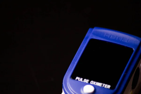 Pulse Oximeter Hand Patient Pulse Oximeter Portable Digital Device Measure — Stock Photo, Image