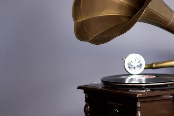 Vieux Gramophone Avec Disque Plat Gramophone Remontage Portatif Brevet — Photo