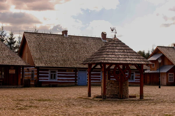 Polonya Köyü Sanok Taki Açık Hava Etnoğrafya Müzesindeki Eski Kulübe — Stok fotoğraf