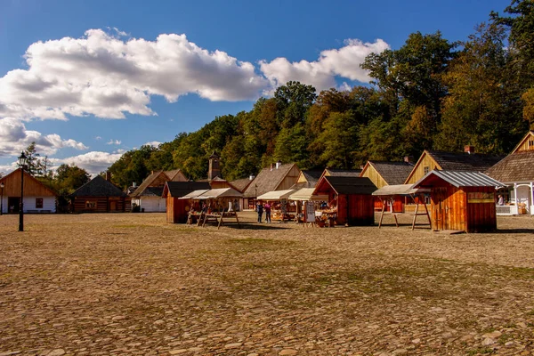 Polonya Köyü Sanok Taki Açık Hava Etnoğrafya Müzesindeki Eski Kulübe — Stok fotoğraf