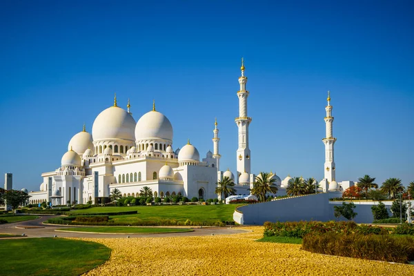 Imponente Mezquita Sheikh Zayed Abu Dhabi —  Fotos de Stock