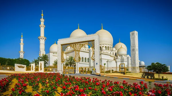Imponente Mezquita Sheikh Zayed Abu Dhabi —  Fotos de Stock