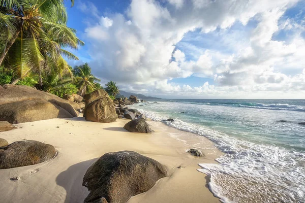 Hermosa Playa Tropical Salvaje Anse Marie Louise Con Rocas Granito — Foto de Stock