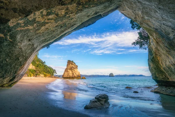 Vista Desde Cueva Playa Cala Catedral Coromandel Nueva Zelanda —  Fotos de Stock