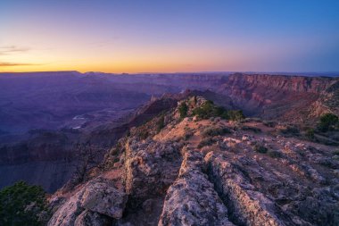 Arizona 'daki Büyük Kanyon' un güney ucunda günbatımı.