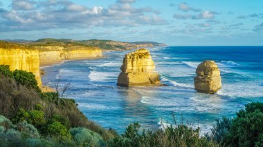 Gibson Basamakları 'nda gün batımı, 12 Havari Büyük Okyanus Yolu' nda, Port Campbell, Victoria, Avustralya