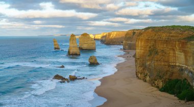Gündoğumunda 12 havari, Victoria, Avustralya 'da büyük okyanus yolu.