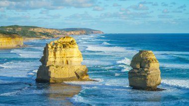 Gibson Basamakları 'nda gün batımı, 12 Havari Büyük Okyanus Yolu' nda, Port Campbell, Victoria, Avustralya