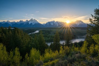 Yılan nehrinde gün batımı, Grand Teton Ulusal Parkı, Wyoming, ABD