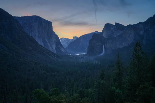 Nascer Sol Vista Túnel Parque Nacional Yosemite Califórnia Nos Eua — Fotografia de Stock