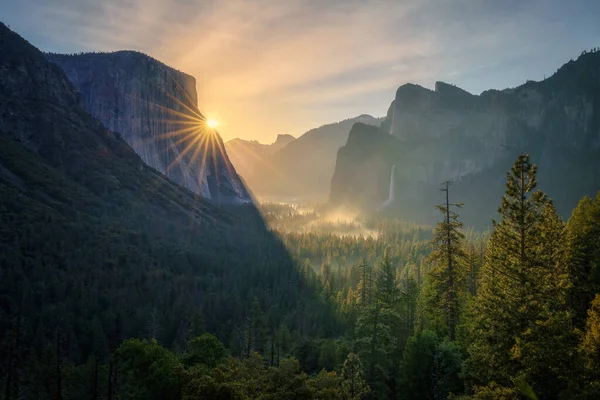 Nascer Sol Vista Túnel Parque Nacional Yosemite Califórnia Nos Eua — Fotografia de Stock