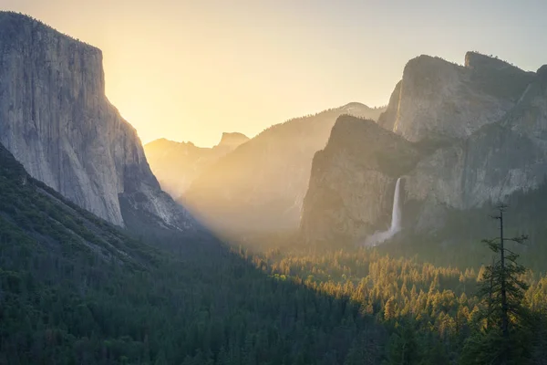 Nascer Sol Vista Túnel Parque Nacional Yosemite Califórnia Nos Eua — Fotografia de Stock